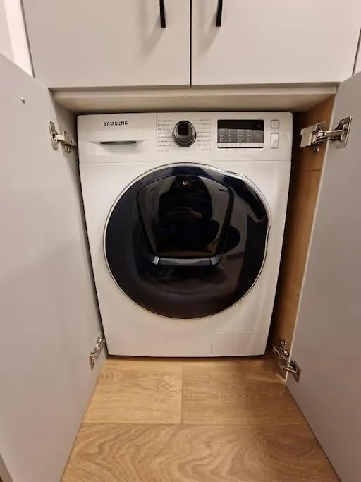 G-In-St Apartment Split 0*,